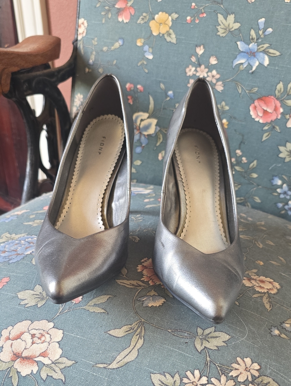 FIONI Clothing Metallic Gray Pointed-Toe High Heels